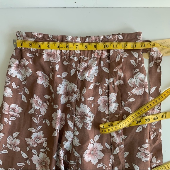 B O G Collective floral, Beiges and roses, high waist potato sack pant, size M - Picture 9 of 11